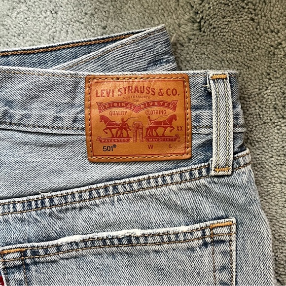 Levi denim shorts - Picture 6 of 8